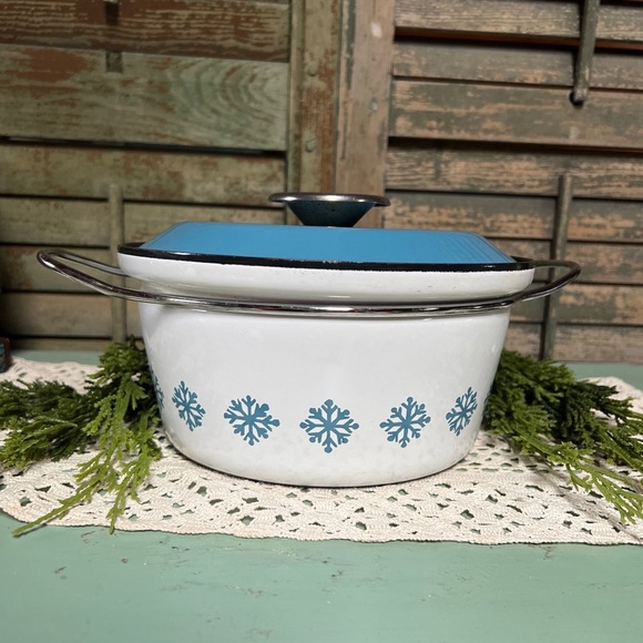 Cathrineholm of Norway Snowflake White Blue Enamelware Casserole Dutch Oven - Picture 1 of 9